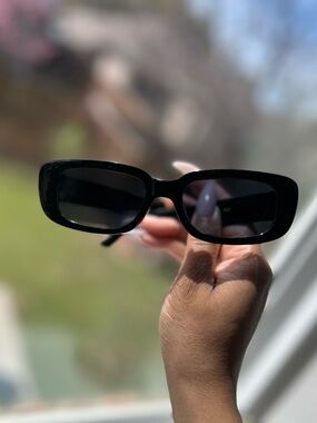 Black Rectangular Retro Sunglasses
